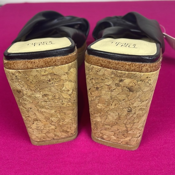 Time and Tru Black Cork Wedge Sandals 3” Heel Women’s Size 6 - Picture 5 of 11